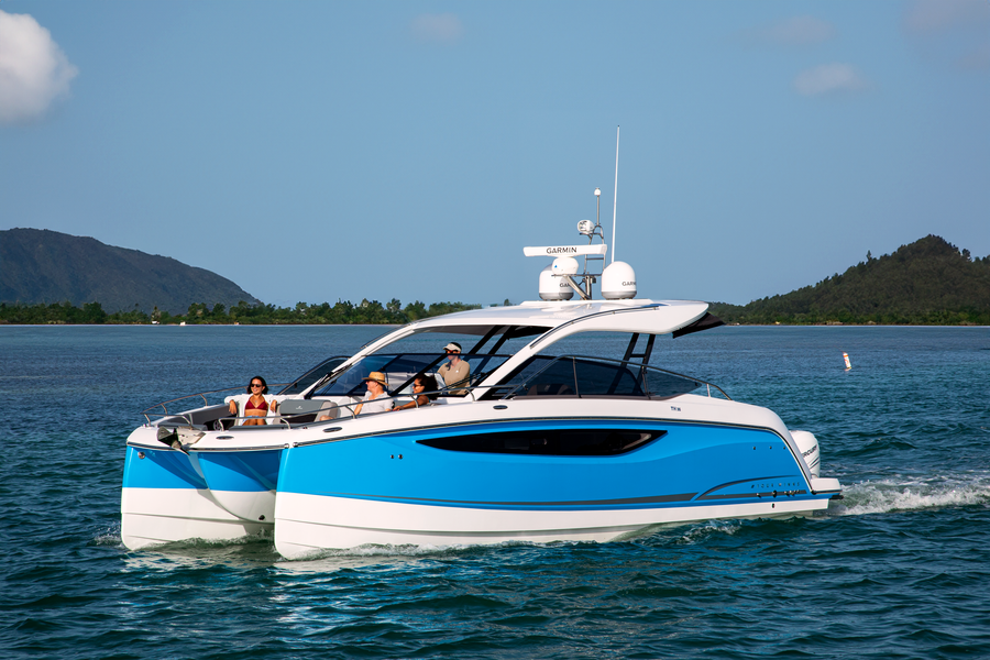 Four Winns TH36 Catamaran