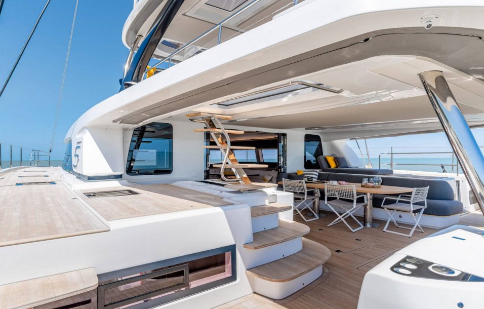 Lagoon Seventy 7
