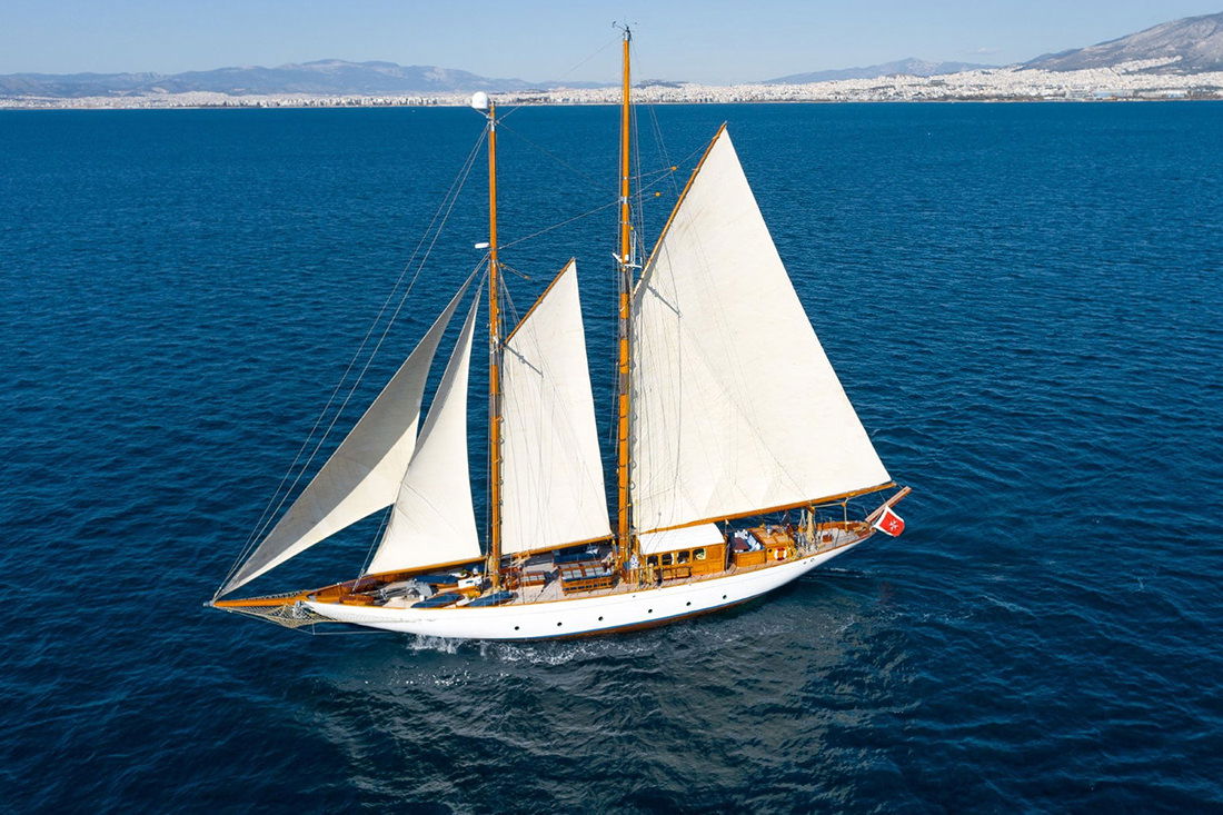 weatherbird--sailing-sails-profile (4) .jpg of charter Sailing Yacht Weatherbird, a Chantelot & Lemaistre Custom