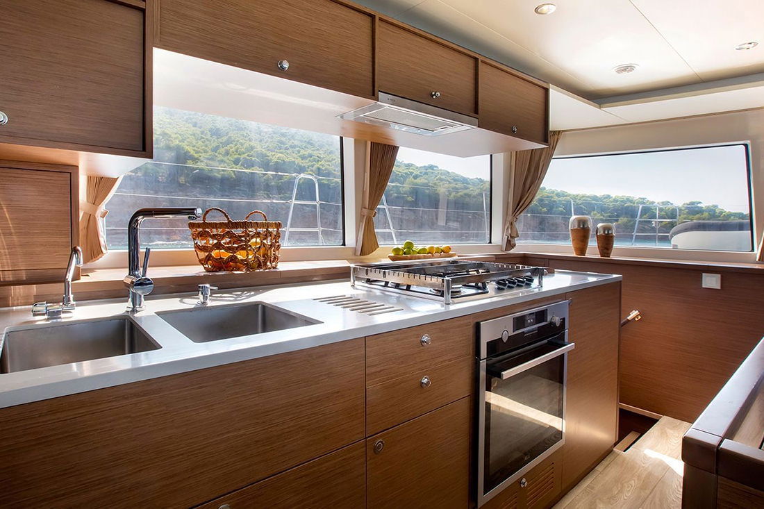 1646082281719_334_IMG_9981.jpg of charter Catamaran Boom, a Lagoon 560