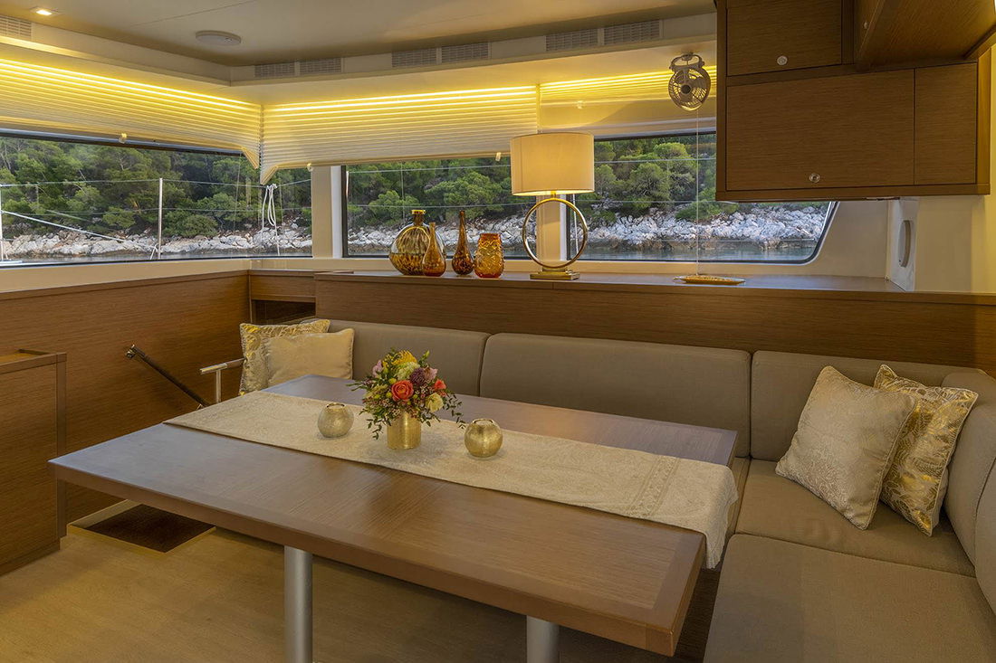 Flo_850_0007 σαλ 1 ds 72dpi.jpg of charter Catamaran Flo, a Lagoon 52