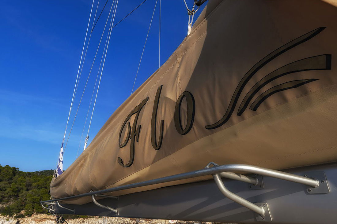 Flo_850_9484ps72.jpg of charter Catamaran Flo, a Lagoon 52