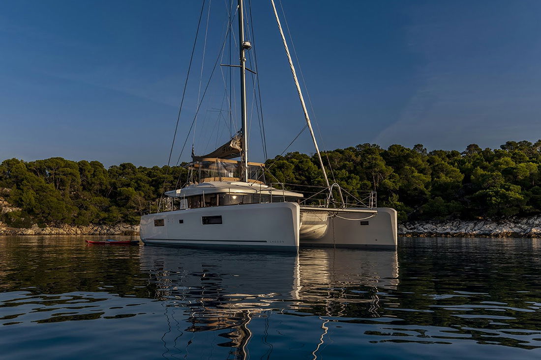 Flo_850_9621ps 72dpi.jpg of charter Catamaran Flo, a Lagoon 52