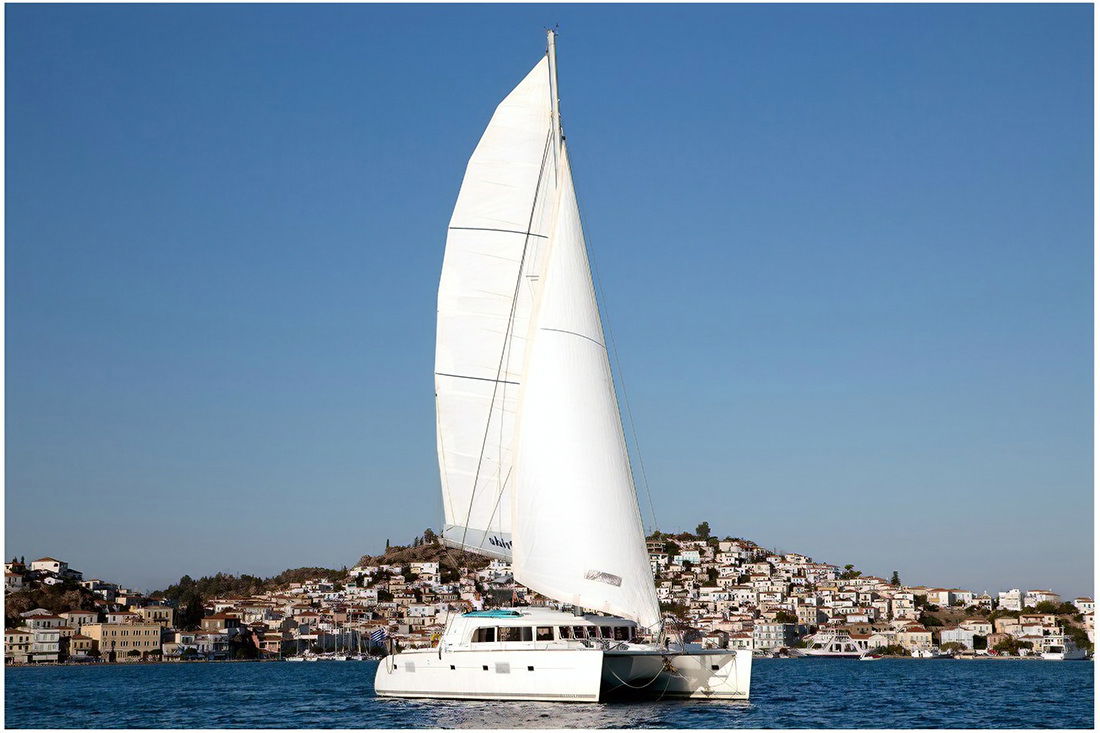 Istion_Yachting_tp_b-magic.jpg of charter Catamaran Twin Pride, a Lagoon 500