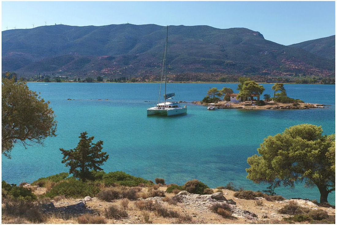 Istion_Yachting_tp_bbb-magic.jpg of charter Catamaran Twin Pride, a Lagoon 500