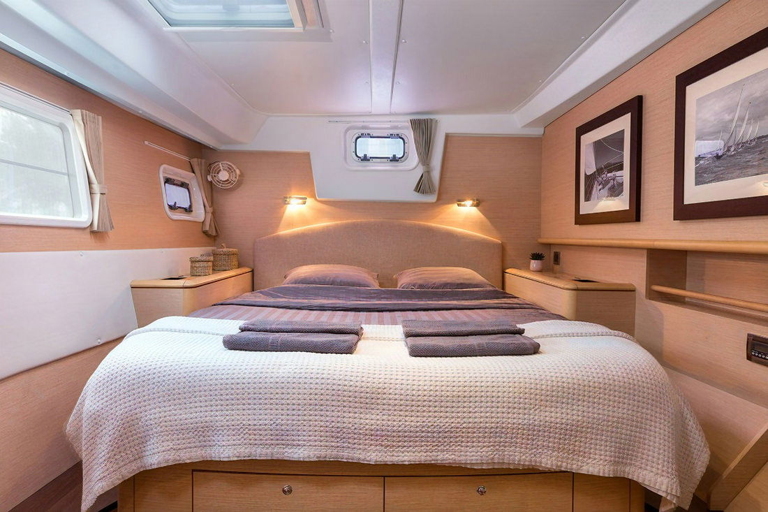 Istion_Yachting_tp_f-magic.jpg of charter Catamaran Twin Pride, a Lagoon 500