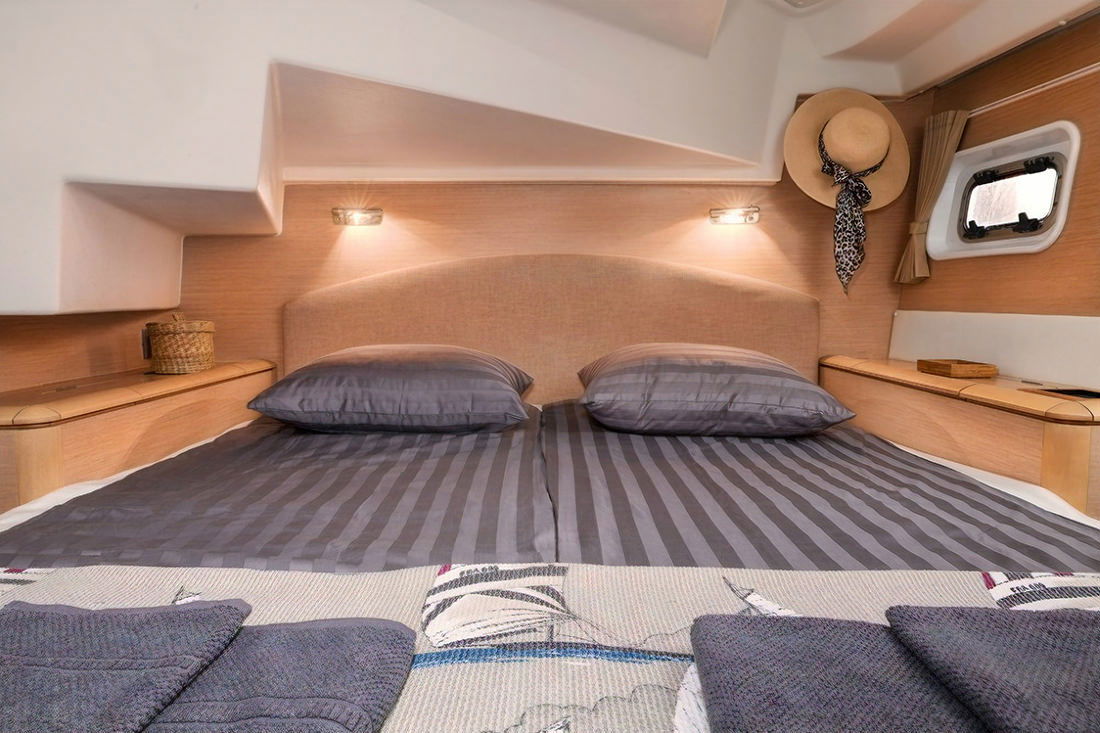 Istion_Yachting_tp_ffff-magic.jpg of charter Catamaran Twin Pride, a Lagoon 500