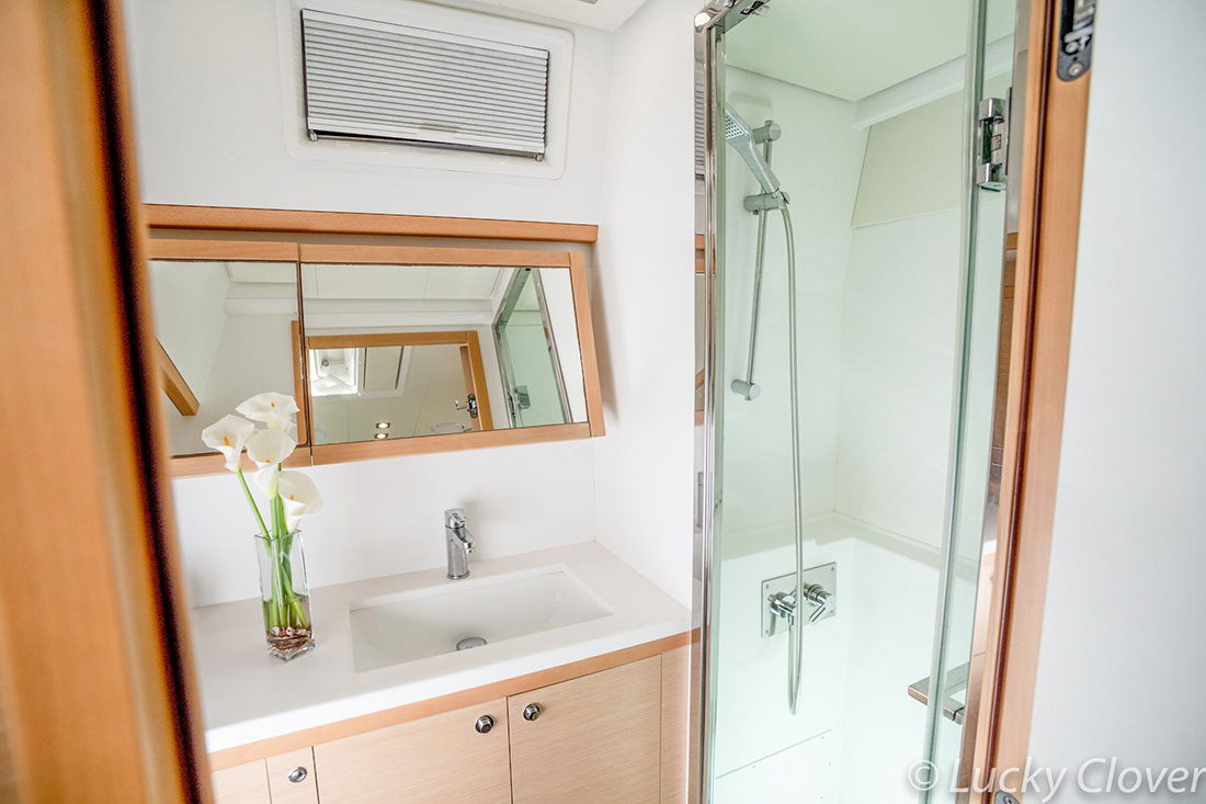 Lucky_Clover_Yachting2021_LuckyClover-cabins_web_5022.jpg of charter Catamaran Lucky Clover, a Lagoon 52