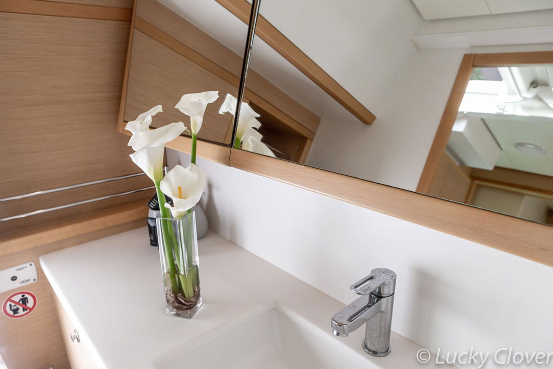 Lucky_Clover_Yachting2021_LuckyClover-cabins_web_5028.jpg of charter Catamaran Lucky Clover, a Lagoon 52