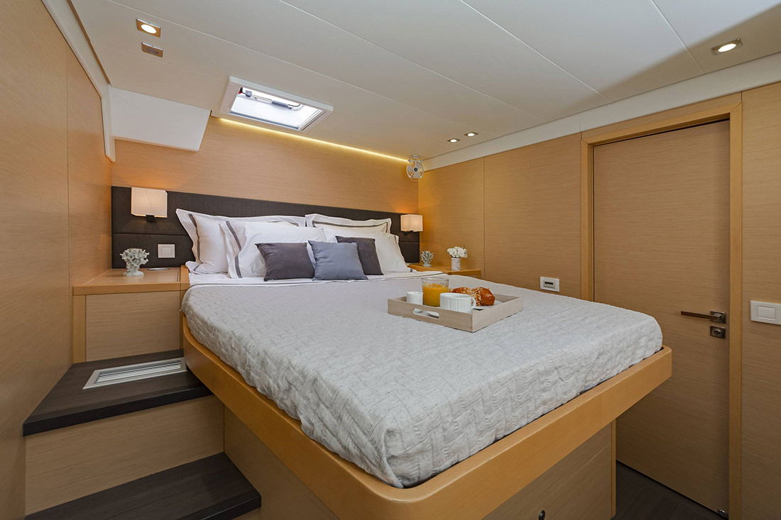 fleet_20d52ffd229f5c6d0fea6ca391994370-2.jpg of charter Catamaran Meliti, a Lagoon 560