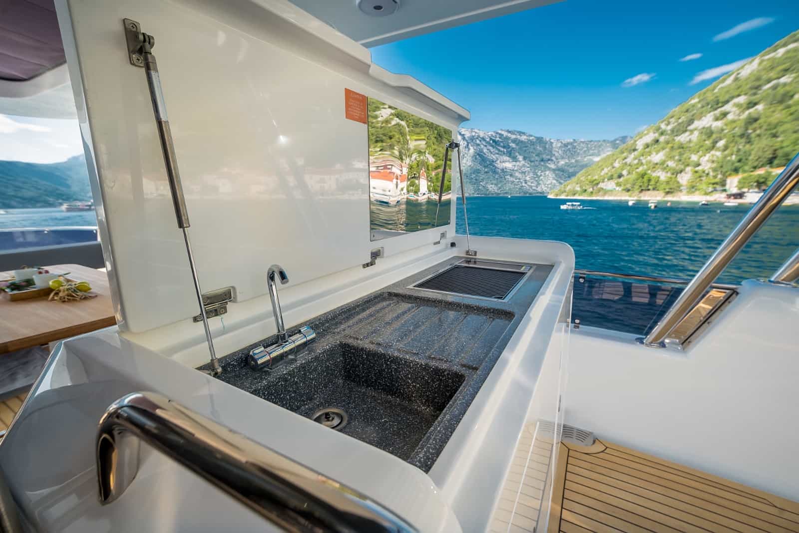 Sirena Marine Yachts 64