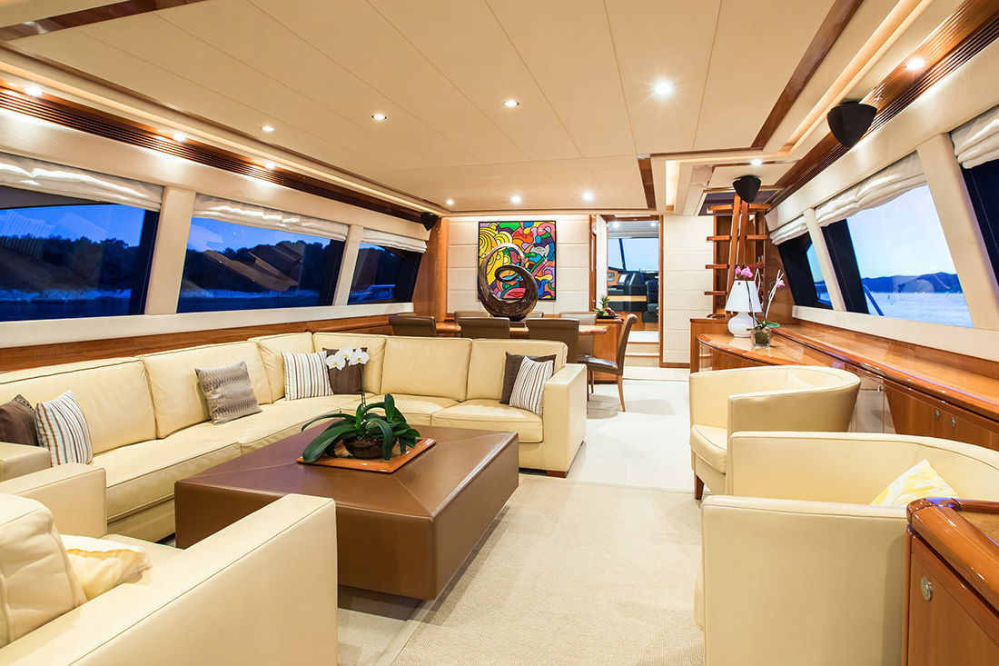 Ferretti 830