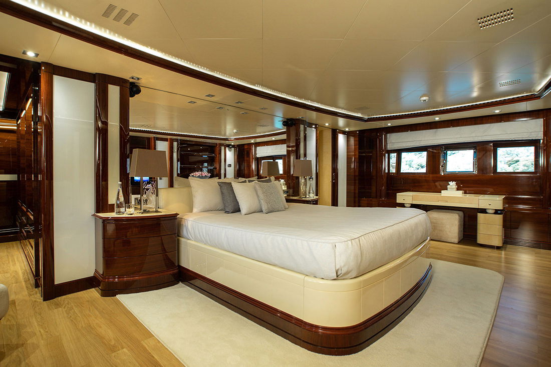 Golden Yachts GY 52