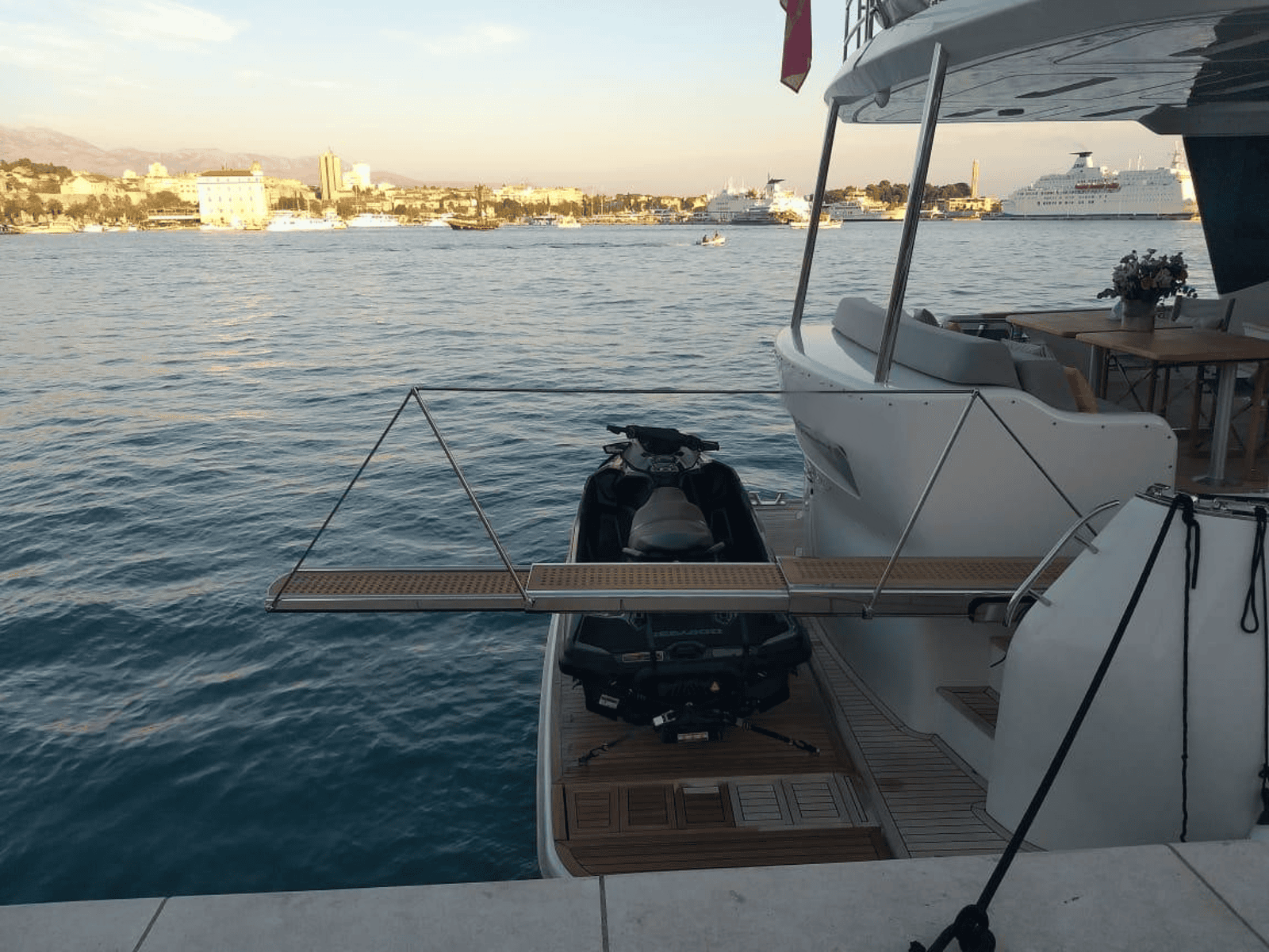 Sirena Marine Yachts 64