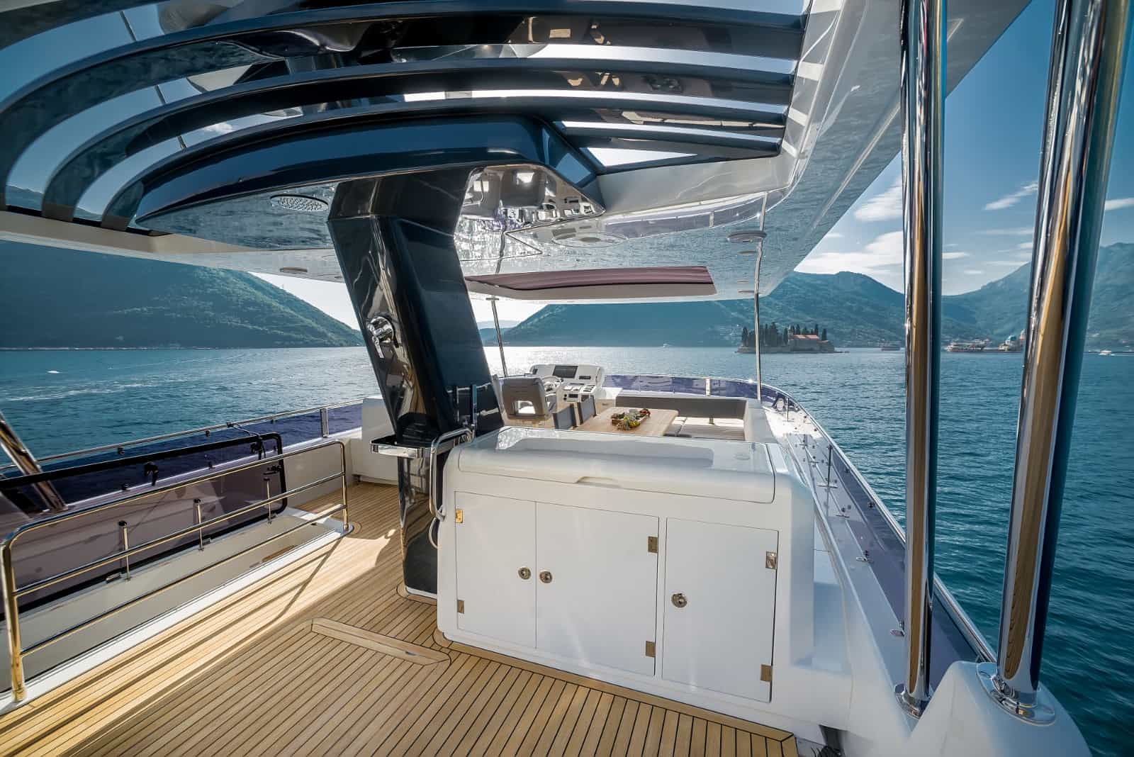 Sirena Marine Yachts 64