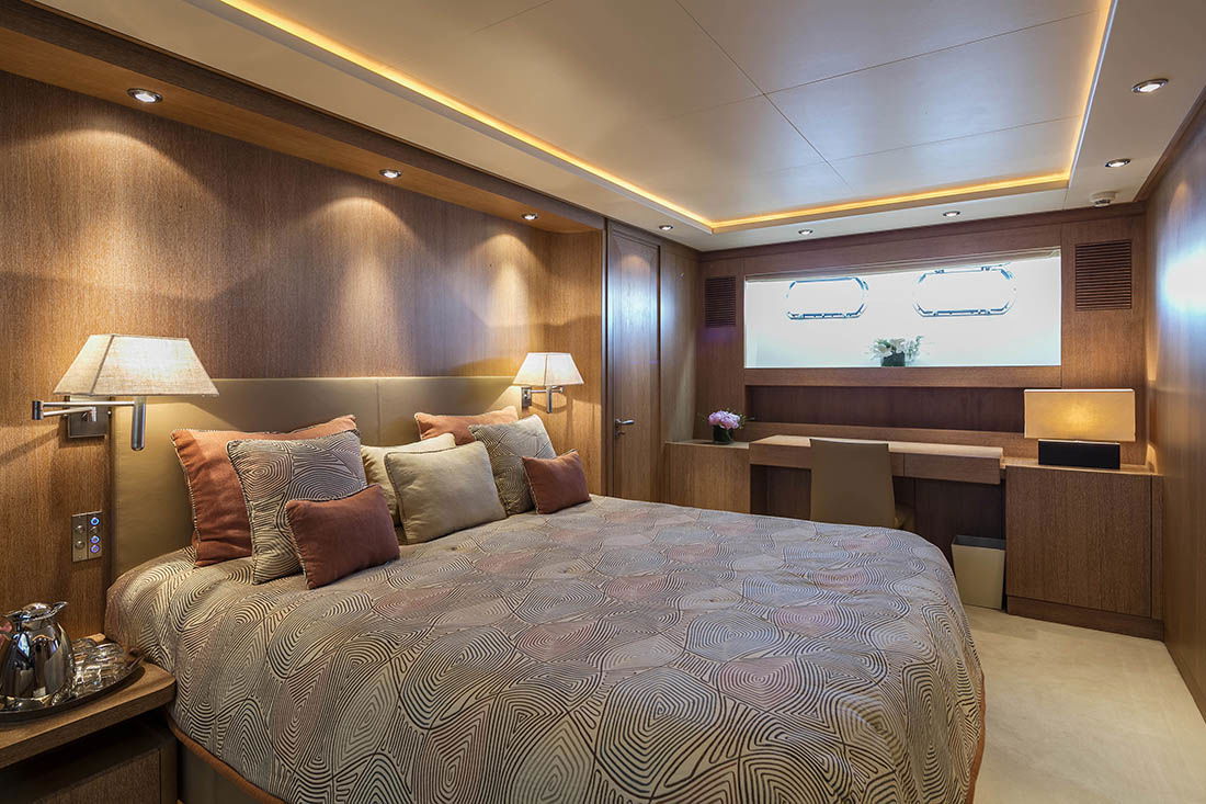 Cantieri di Pisa Akhir 105S