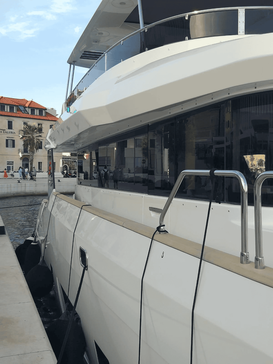 Sirena Marine Yachts 64