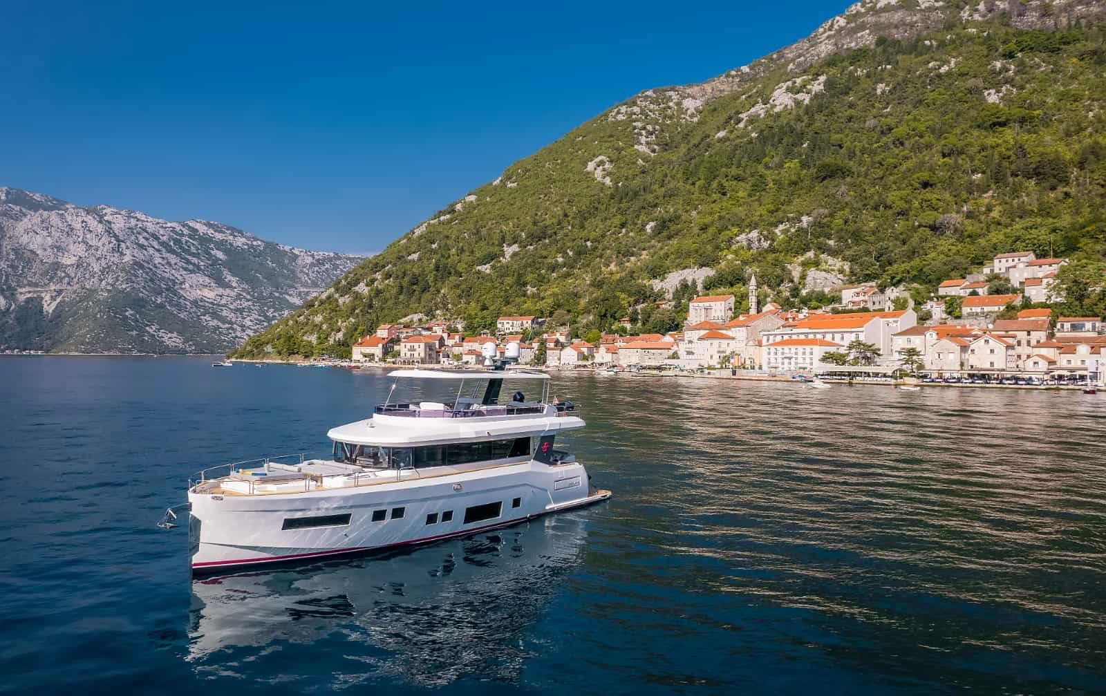 Sirena Marine Yachts 64