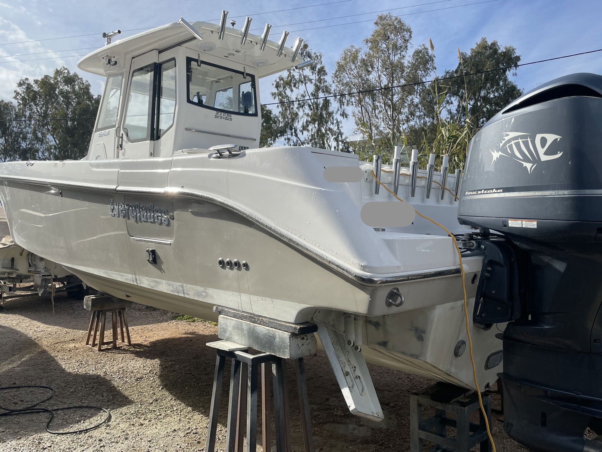 Everglades 325 Pilot