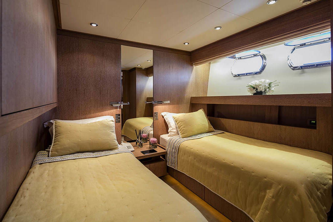Cantieri di Pisa Akhir 105S