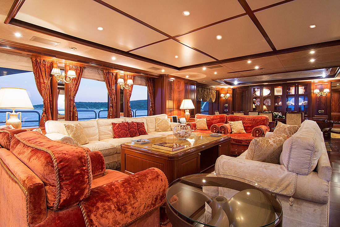 Benetti Classic 121