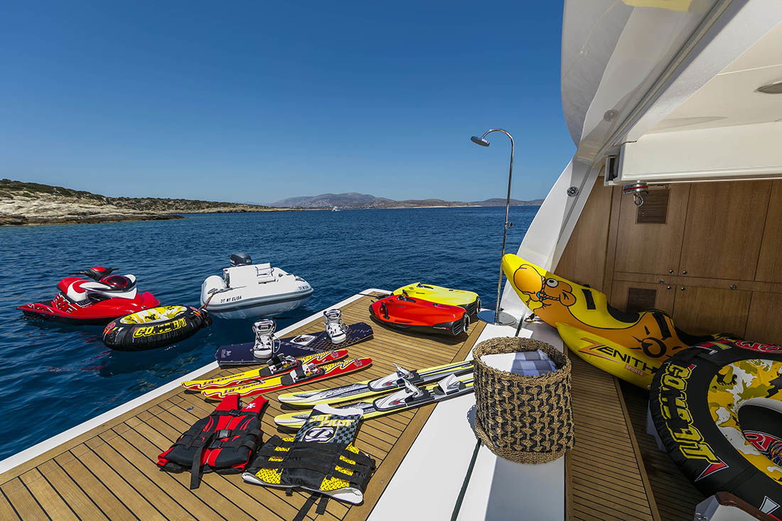 Cantieri di Pisa Akhir 105S