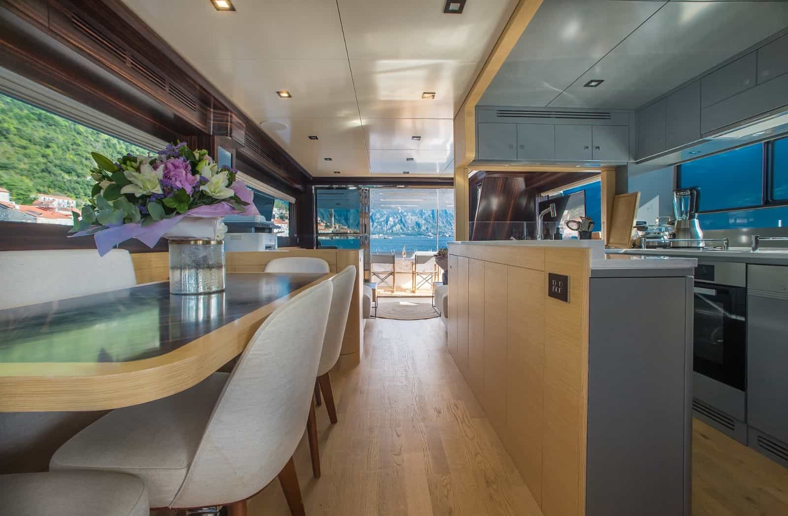 Sirena Marine Yachts 64