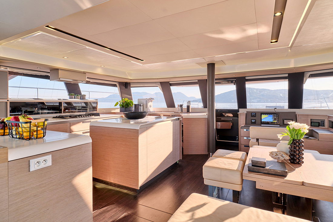 Fountaine Pajot Power 67