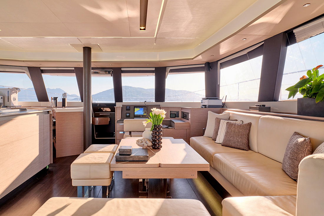 Fountaine Pajot Power 67