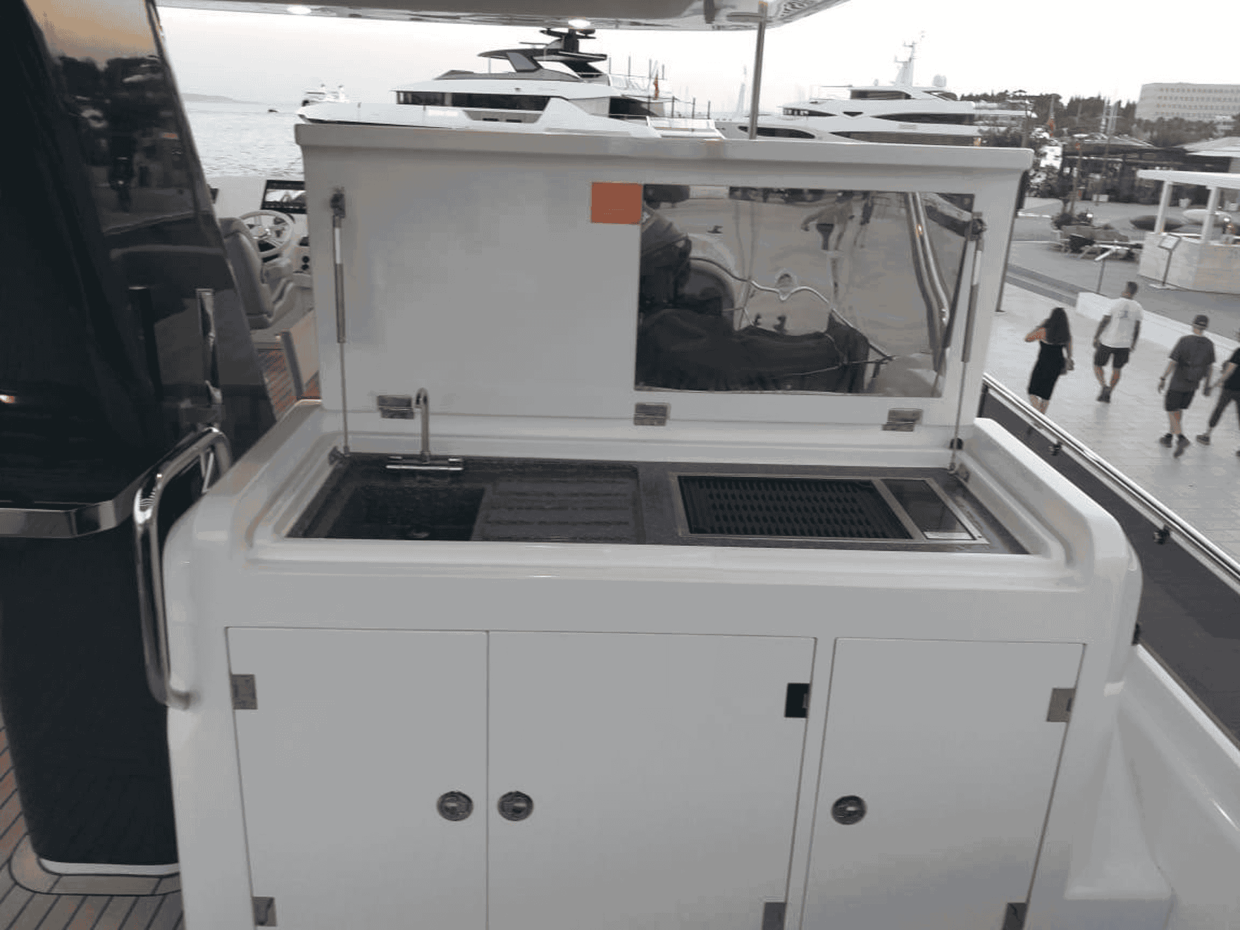Sirena Marine Yachts 64