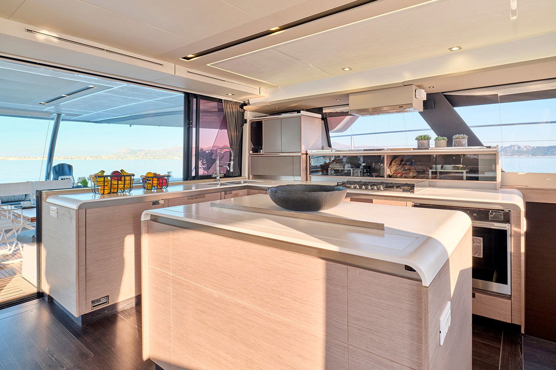Fountaine Pajot Power 67