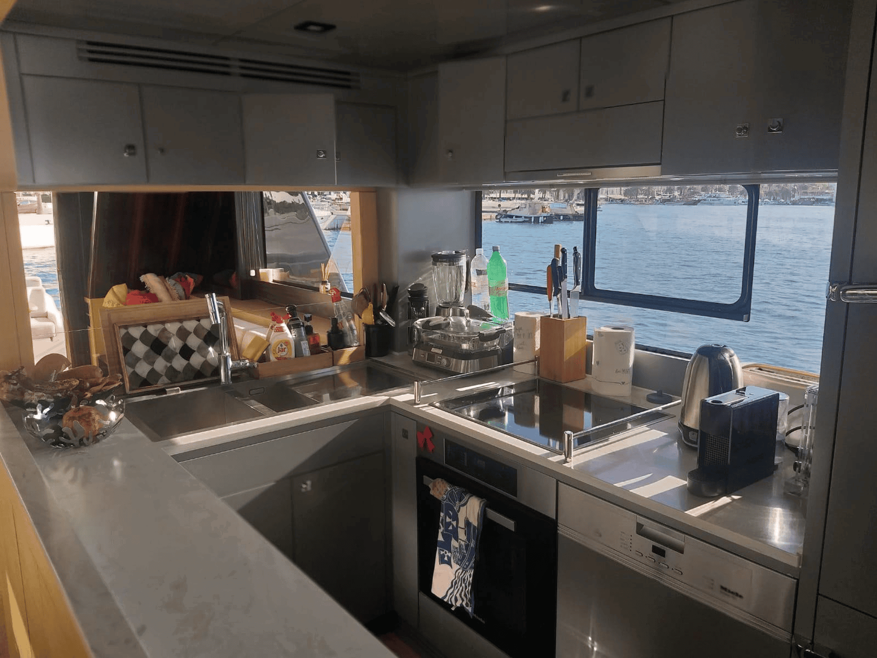 Sirena Marine Yachts 64
