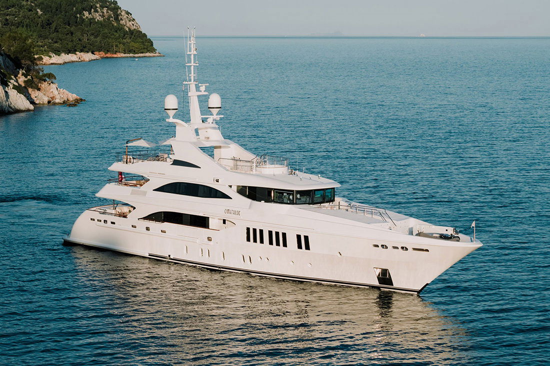Golden Yachts 57