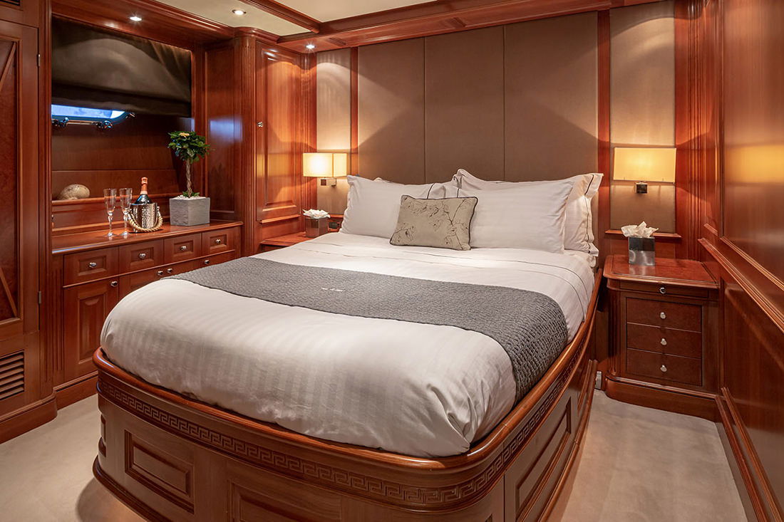 Benetti Classic 120