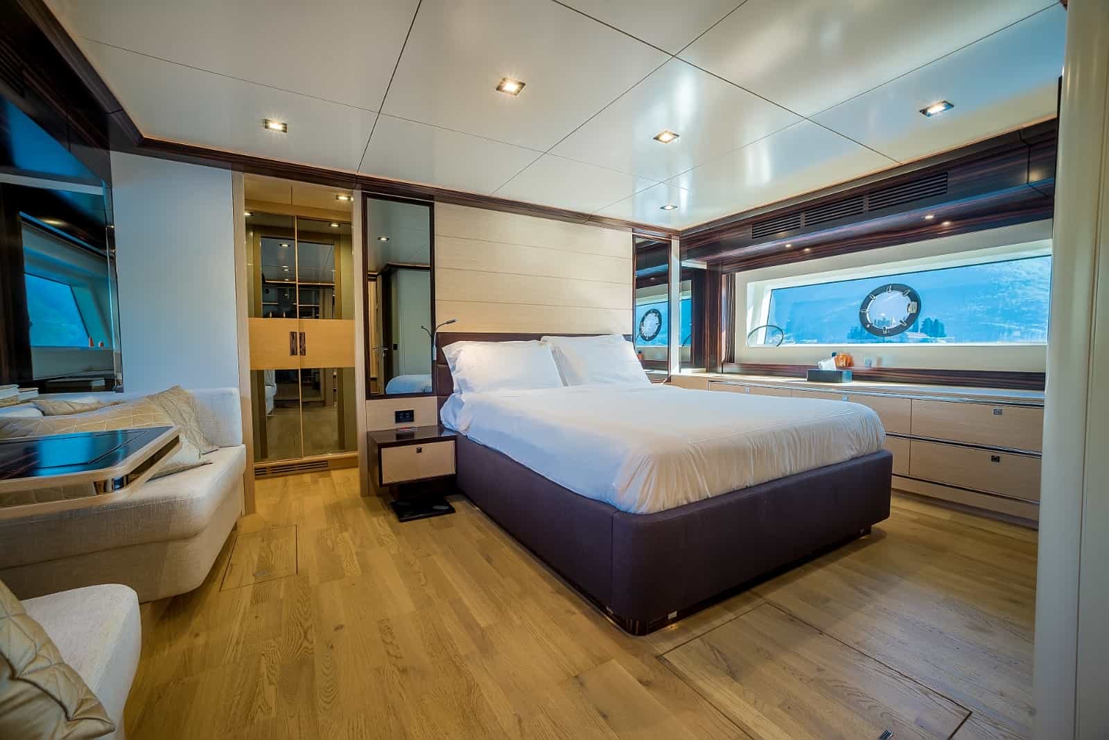Sirena Marine Yachts 64