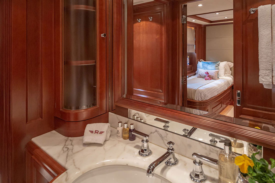 Benetti Classic 120