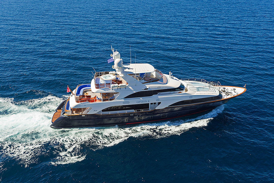 Benetti Classic 121