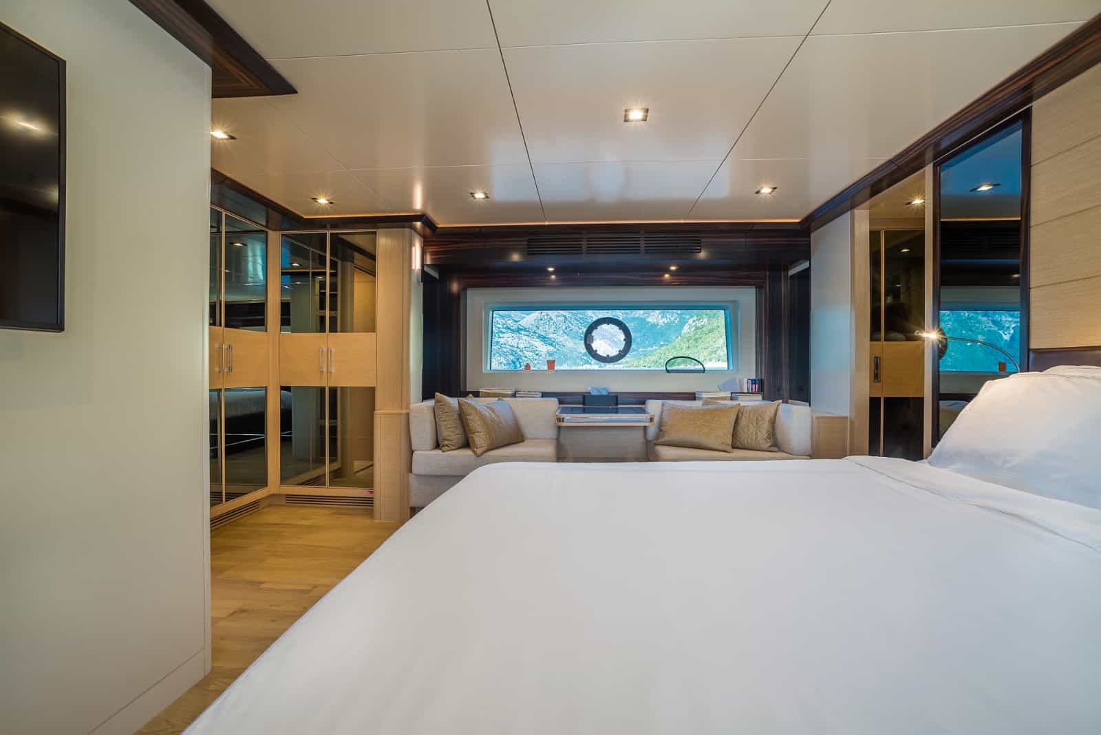 Sirena Marine Yachts 64