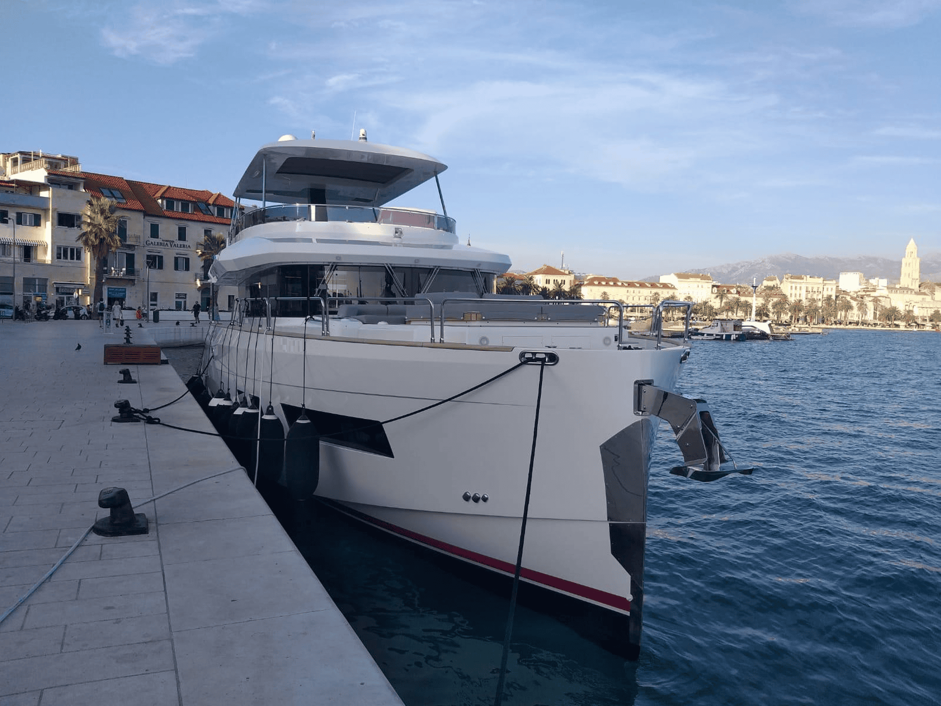 Sirena Marine Yachts 64