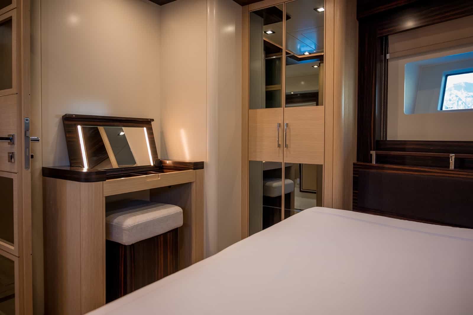 Sirena Marine Yachts 64