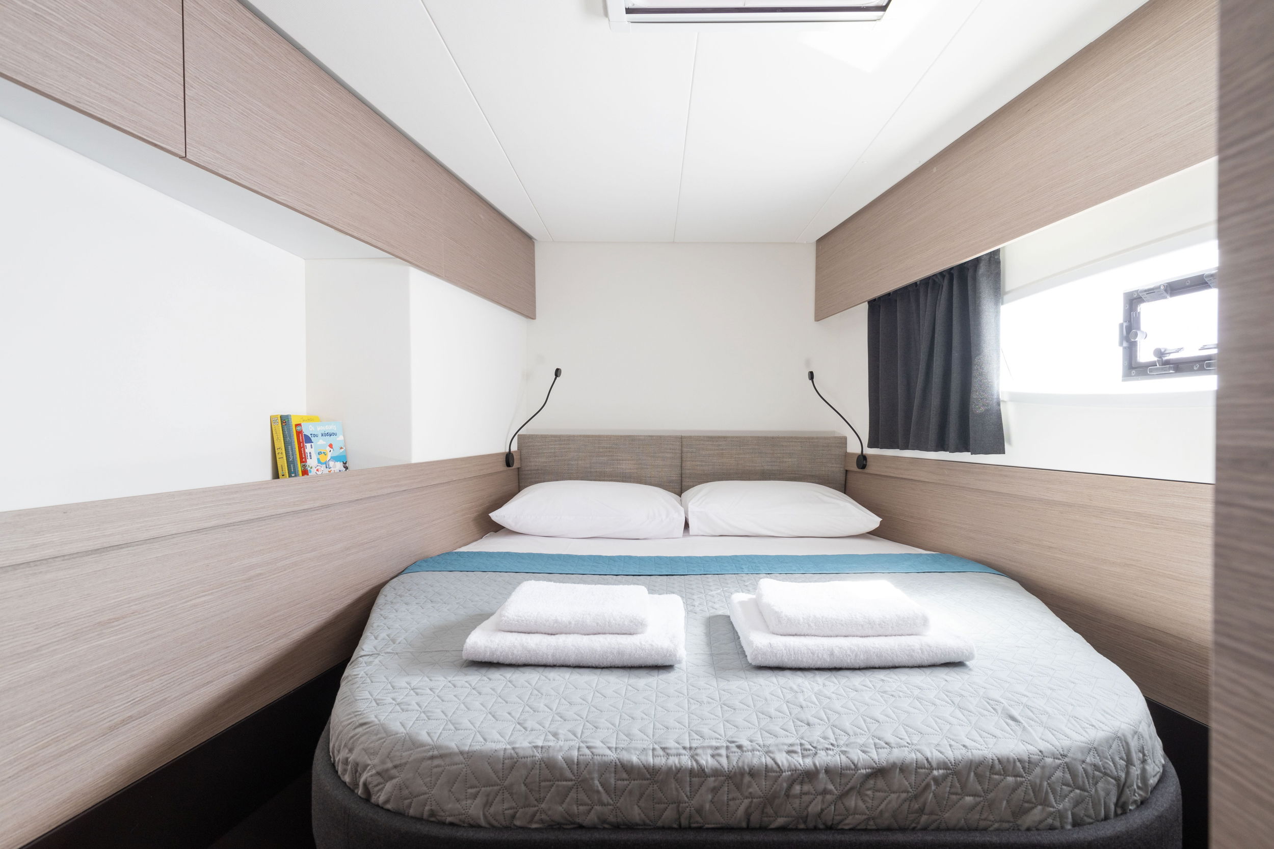 Jasmine | A/C, Gen, Water-maker, 12 pax