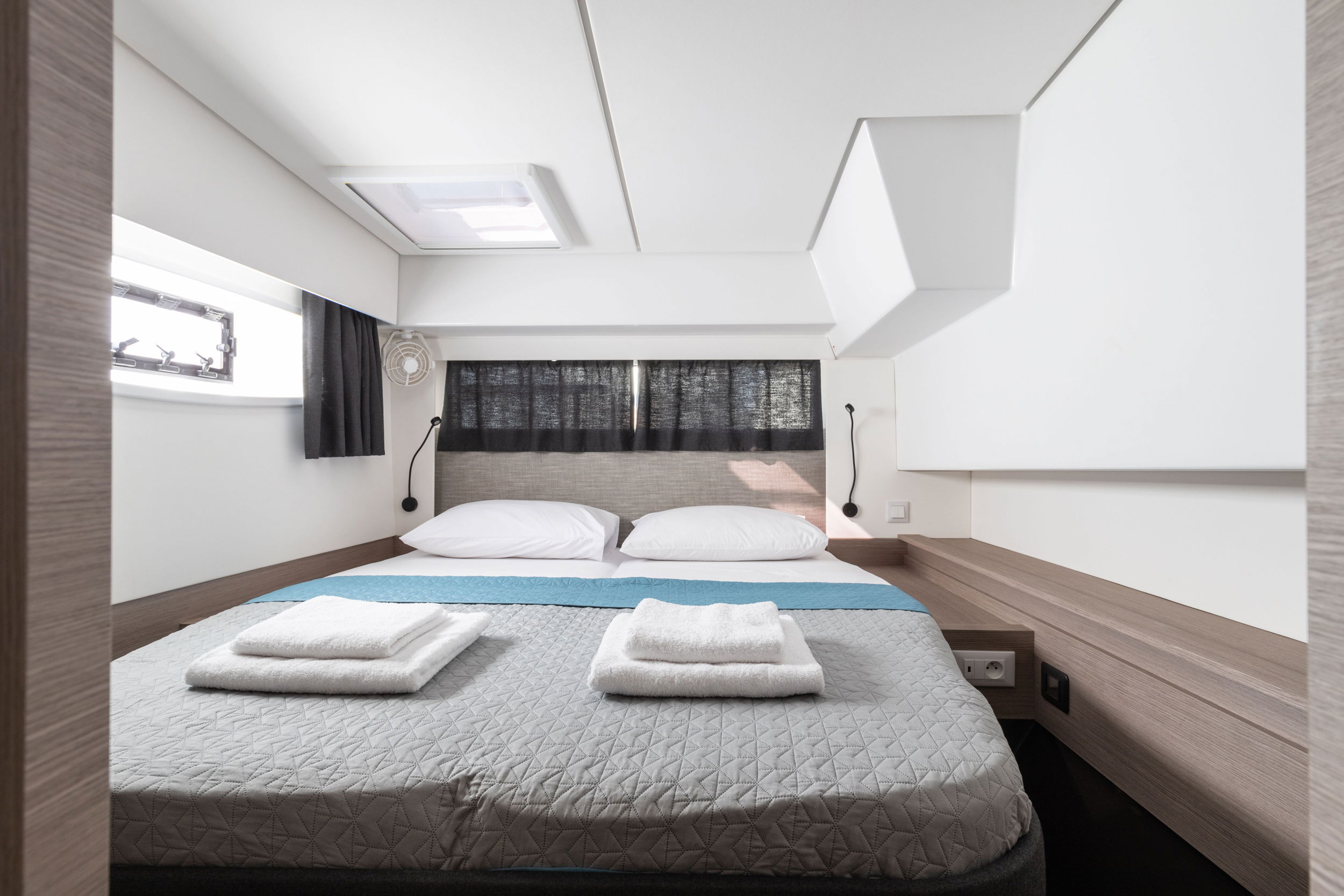 Jasmine | A/C, Gen, Water-maker, 12 pax