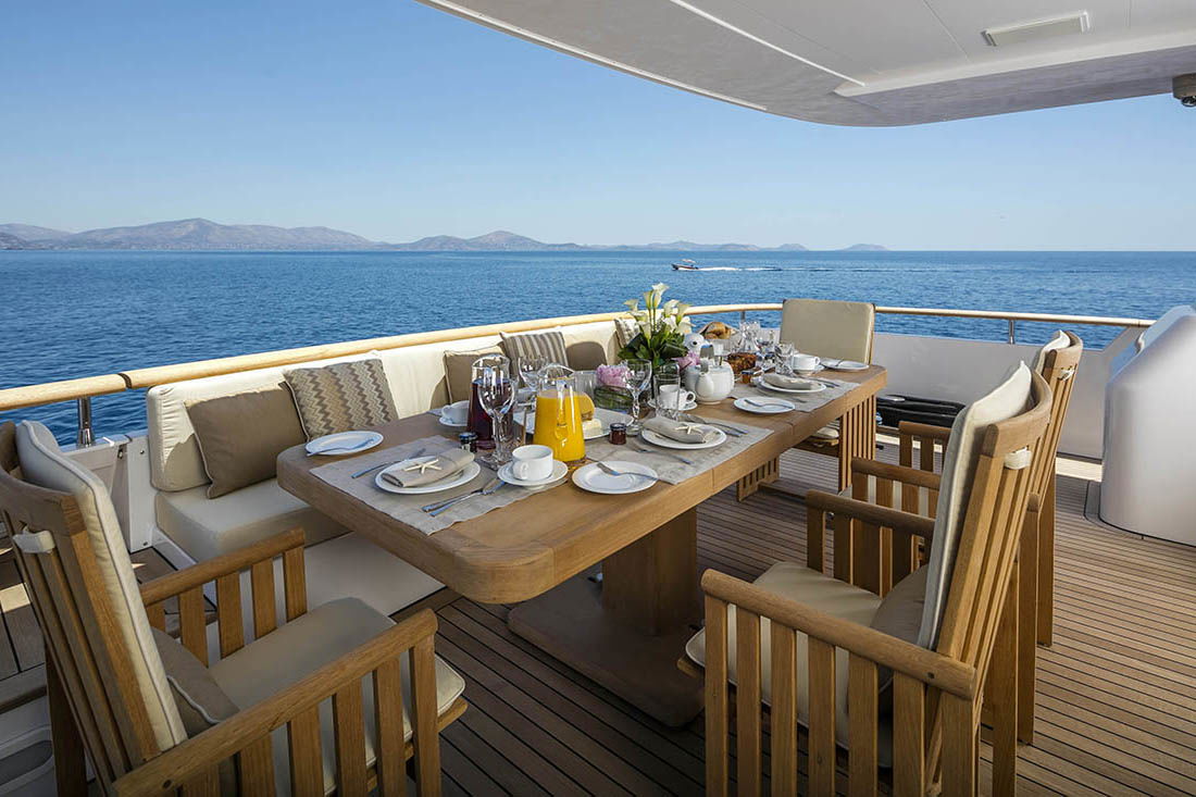 Cantieri di Pisa Akhir 105S