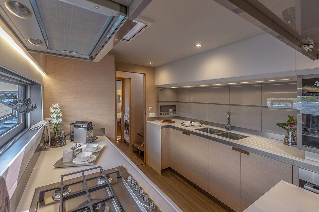 Fountaine Pajot Power 67