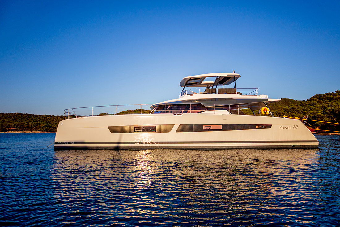 Fountaine Pajot Power 67
