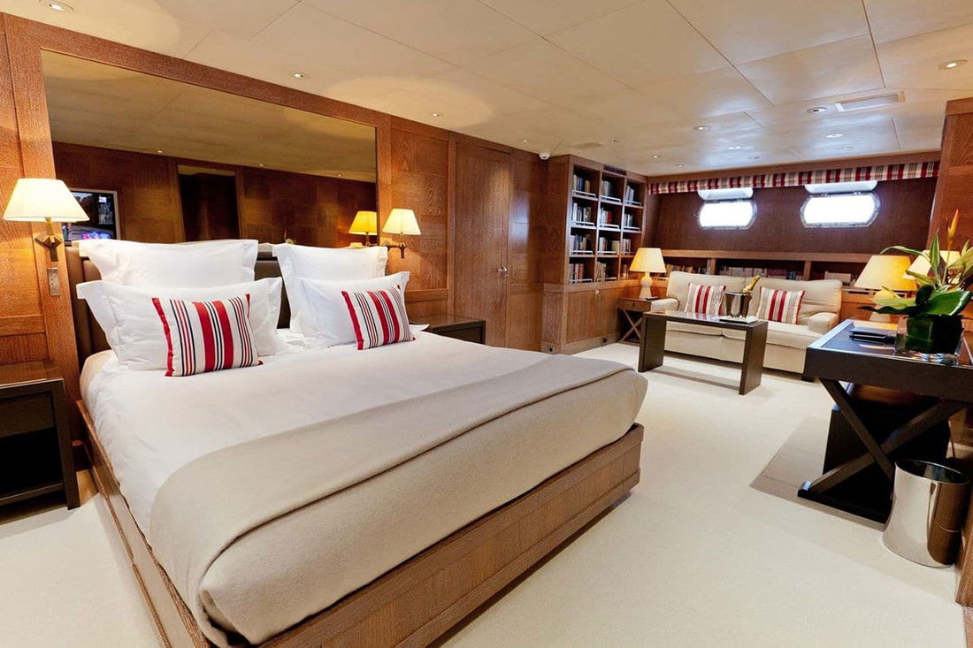 Cantieri di Pisa Akhir 42