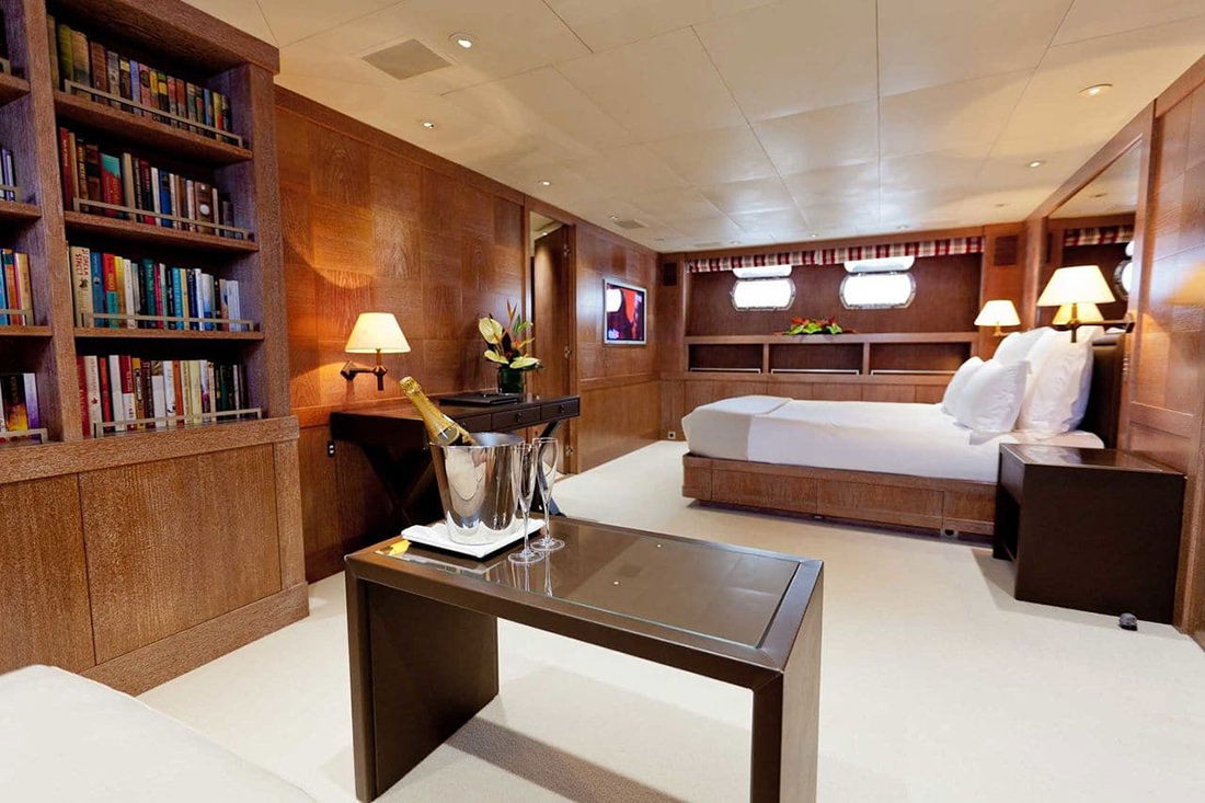 Cantieri di Pisa Akhir 42