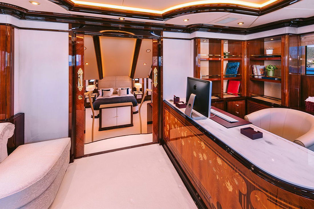 Benetti 59