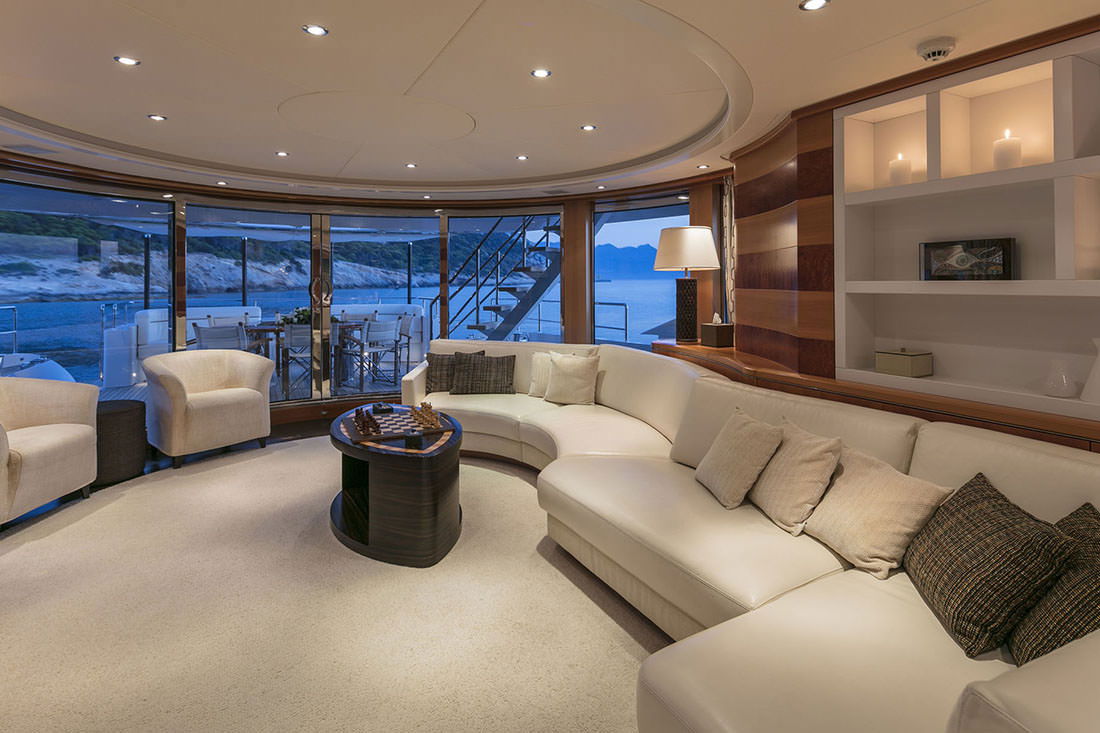 Heesen 3700