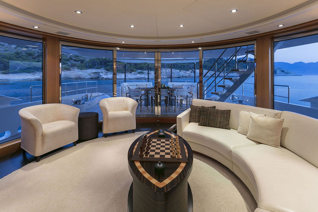 Heesen 3700